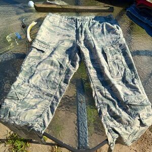 Vintage Military cargos 32-32 waist
